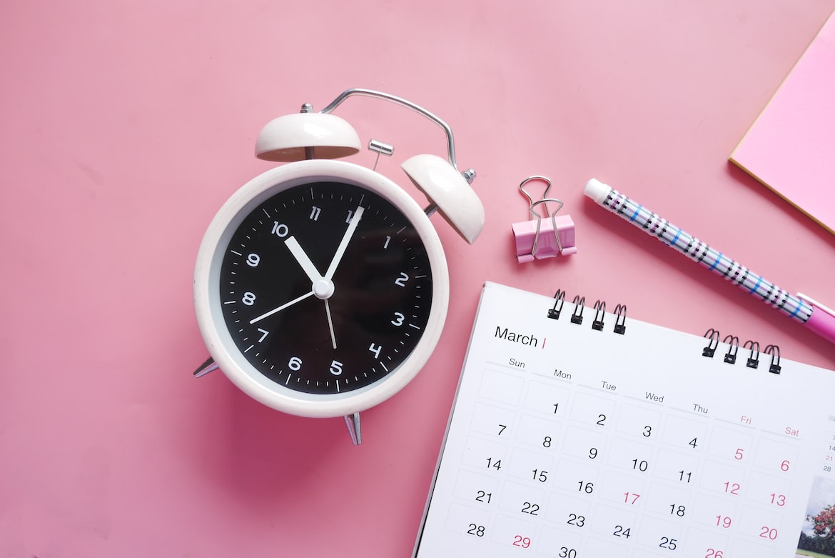 clock-pink